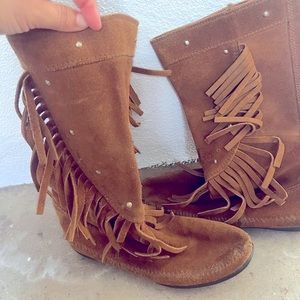 Minnetonka Moccasin Fringe Boots
